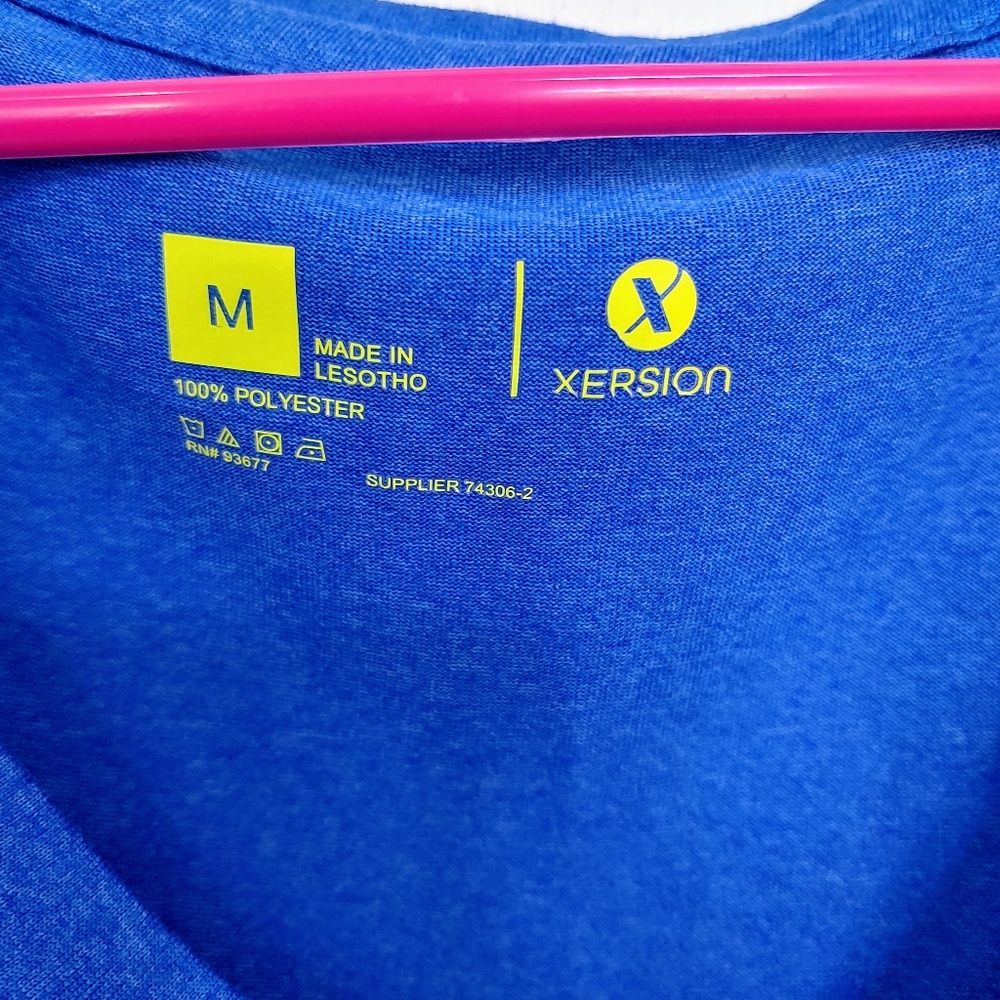Xersion Size Medium Women's Blue V-neck tee - Picture 3 of 3